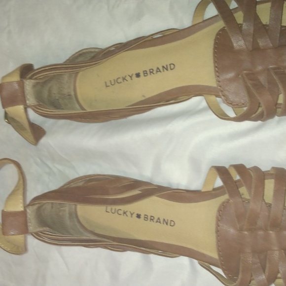 EUC LUCKY BRAND WOMEN'S ALEEAH FLAT SANDALS SPICED TAN - Picture 2 of 6